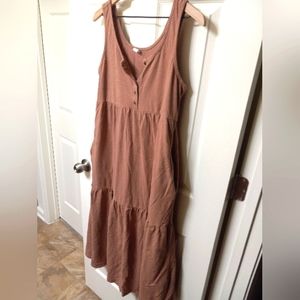 ⚫ 3/$15 - Old Navy Tiered Maternity Dress